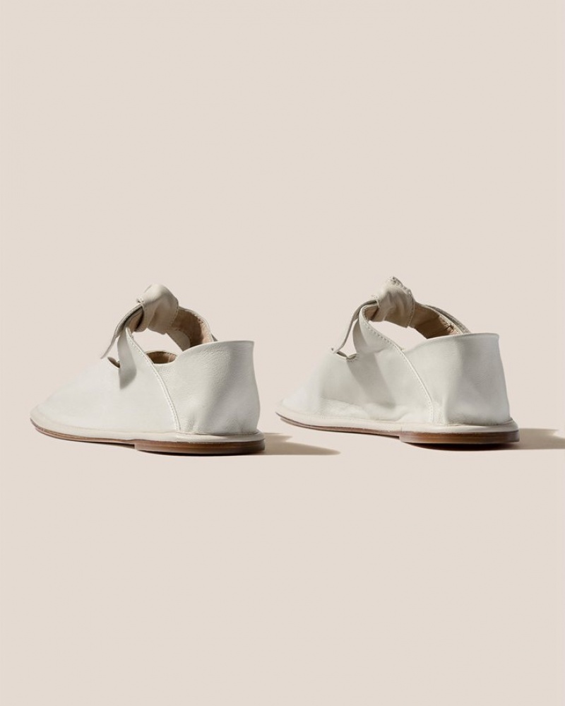 Women's Hereu Llasada Front-knot Flats Cream | Canada-76EHOAINY